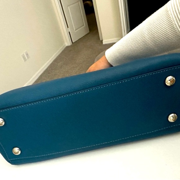 Michael Kors - Cynthia Bag - Picture 6 of 9